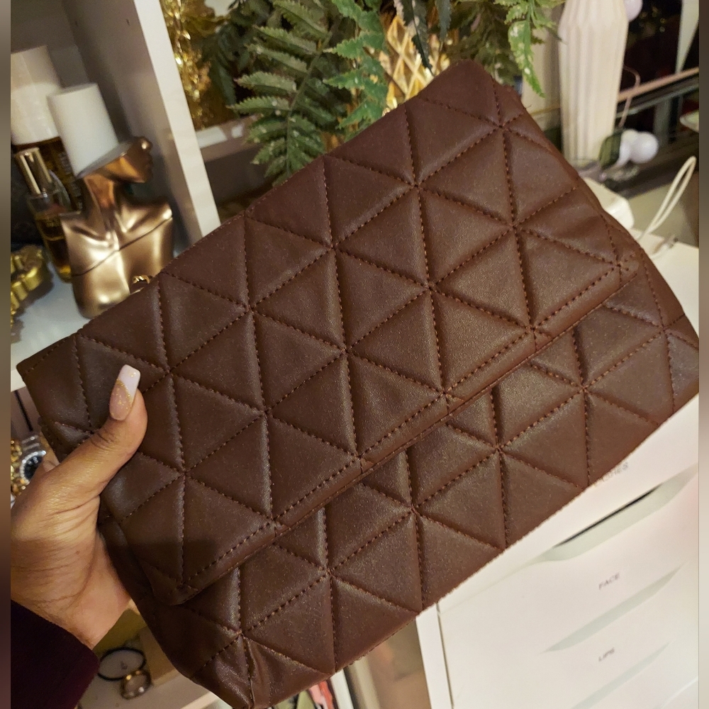 Quilted Gold Chain Shoulder Bag - Brown - Picture 6 of 9